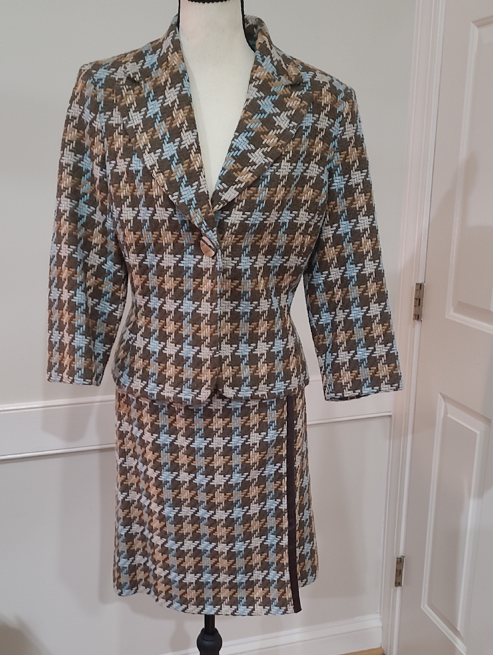 1960s Citrine Two-Piece Houndstooth Skirt Suit in Brown and Light Blue